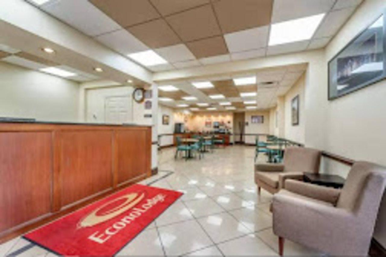 Days Inn By Wyndham Hurstbourne Луисвилл Экстерьер фото