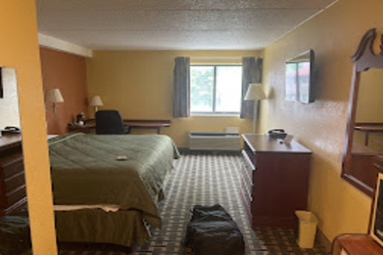 Days Inn By Wyndham Hurstbourne Луисвилл Экстерьер фото